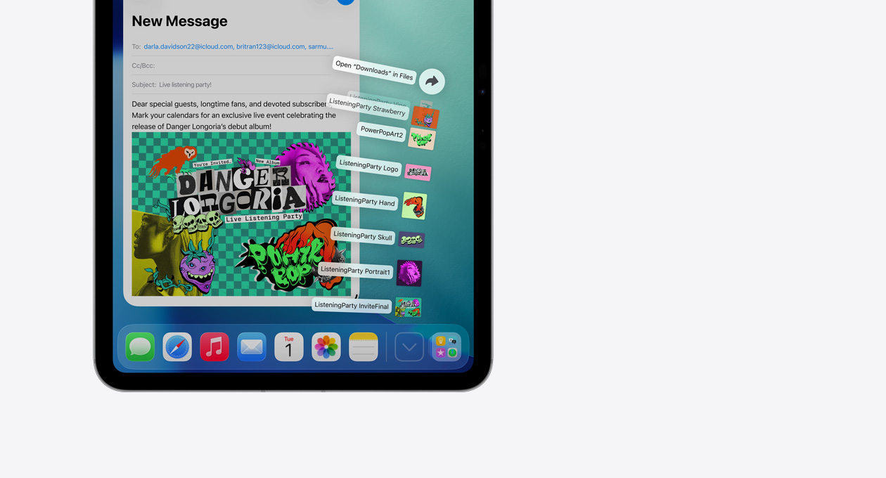 Nahaufnahme der Dock App unten auf einem iPad Display mit einer Reihe von Dateien, die nach oben ausfächern